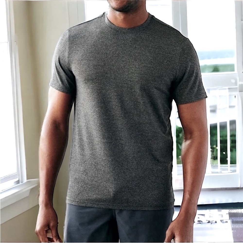 Quince Flowknit Breeze Performance Short Sleeve Charcoal Gray Tee Size‎ L